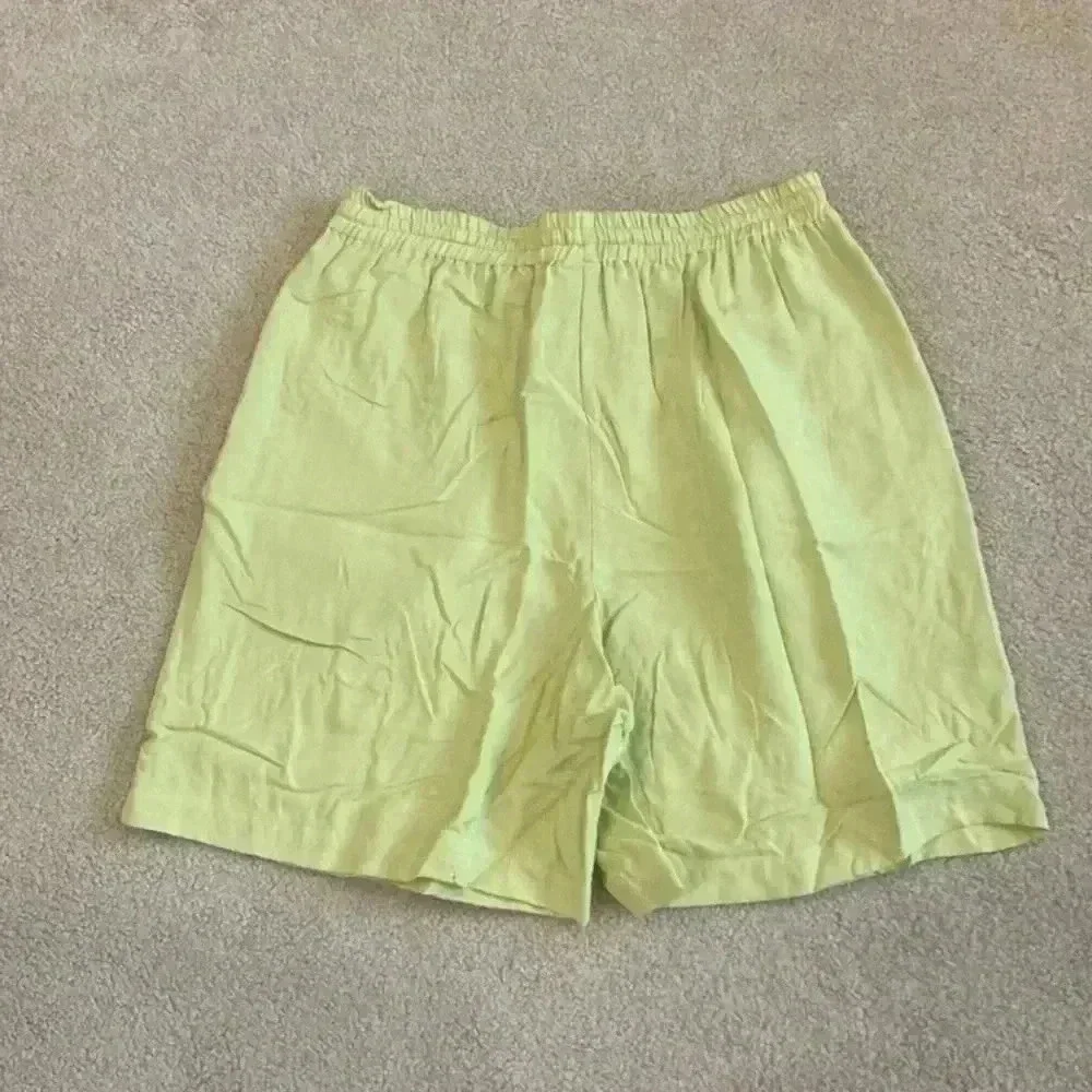 ⭐️ Clio high rise light green silk shorts in size medium - Picture 2 of 3